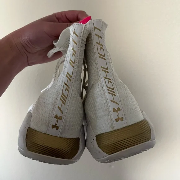 brand new under armor volleyball shoes - Picture 2 of 3